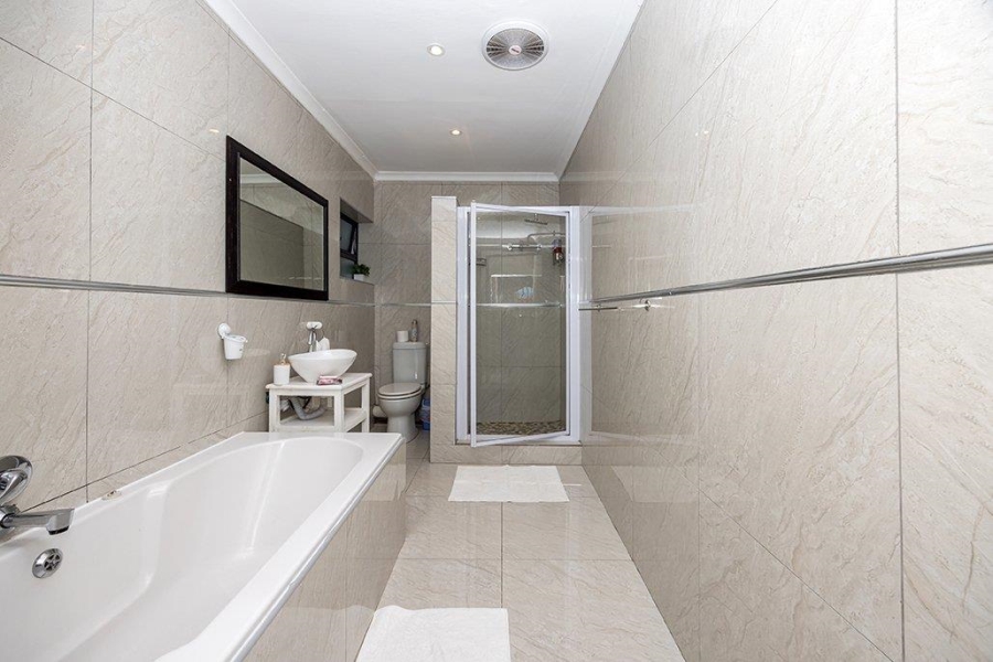 10 Bedroom Property for Sale in Milnerton Western Cape